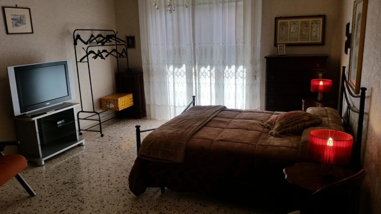Tora House Hotel Catania Bagian luar foto