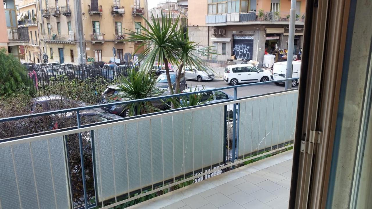 Tora House Hotel Catania Bagian luar foto