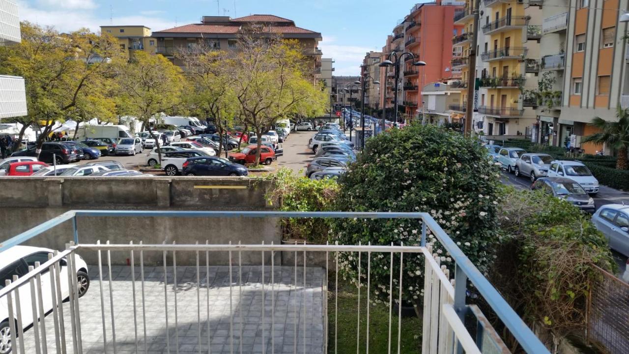 Tora House Hotel Catania Bagian luar foto