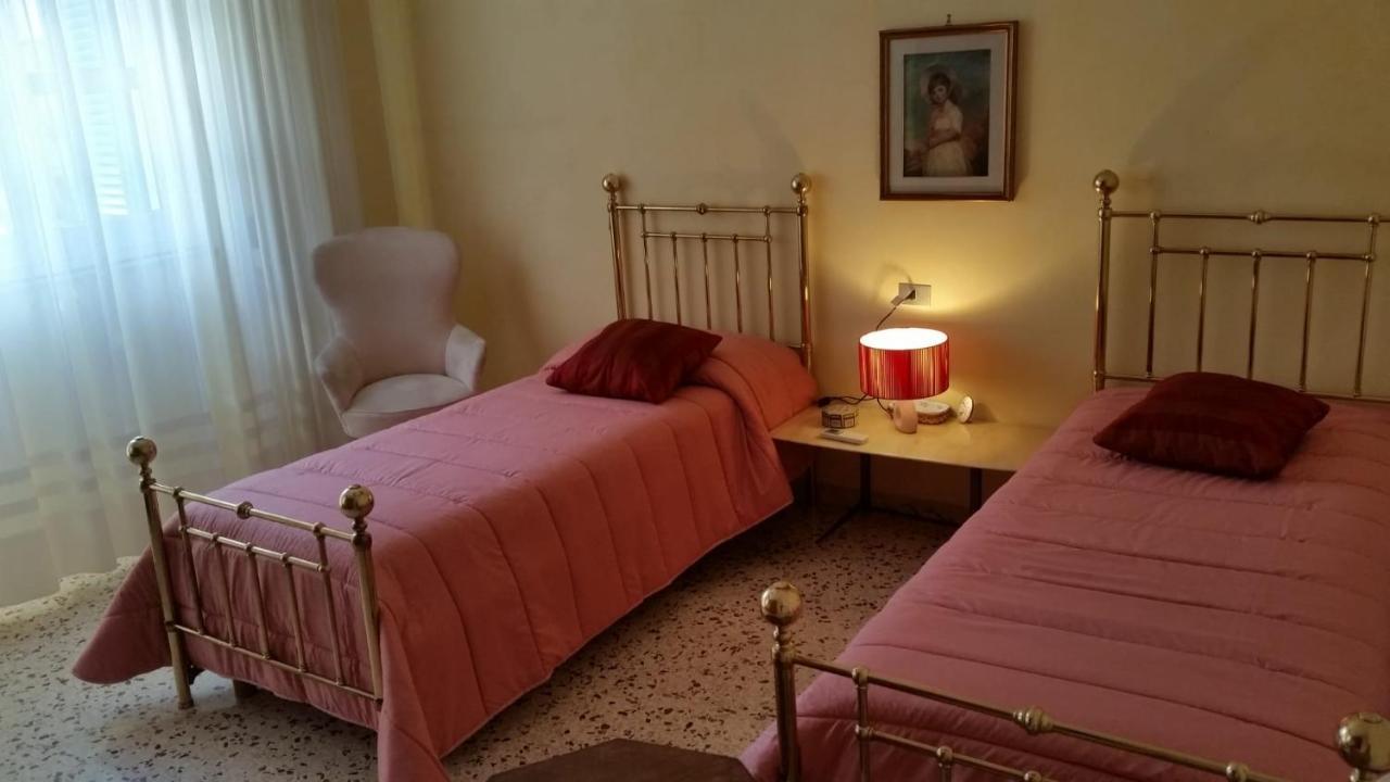 Tora House Hotel Catania Bagian luar foto
