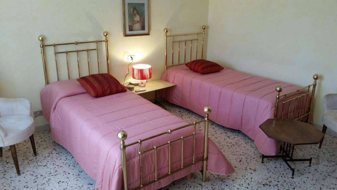 Tora House Hotel Catania Bagian luar foto