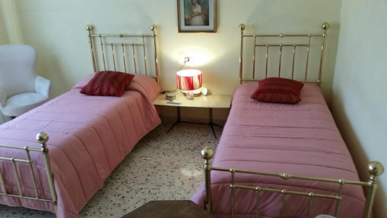 Tora House Hotel Catania Bagian luar foto