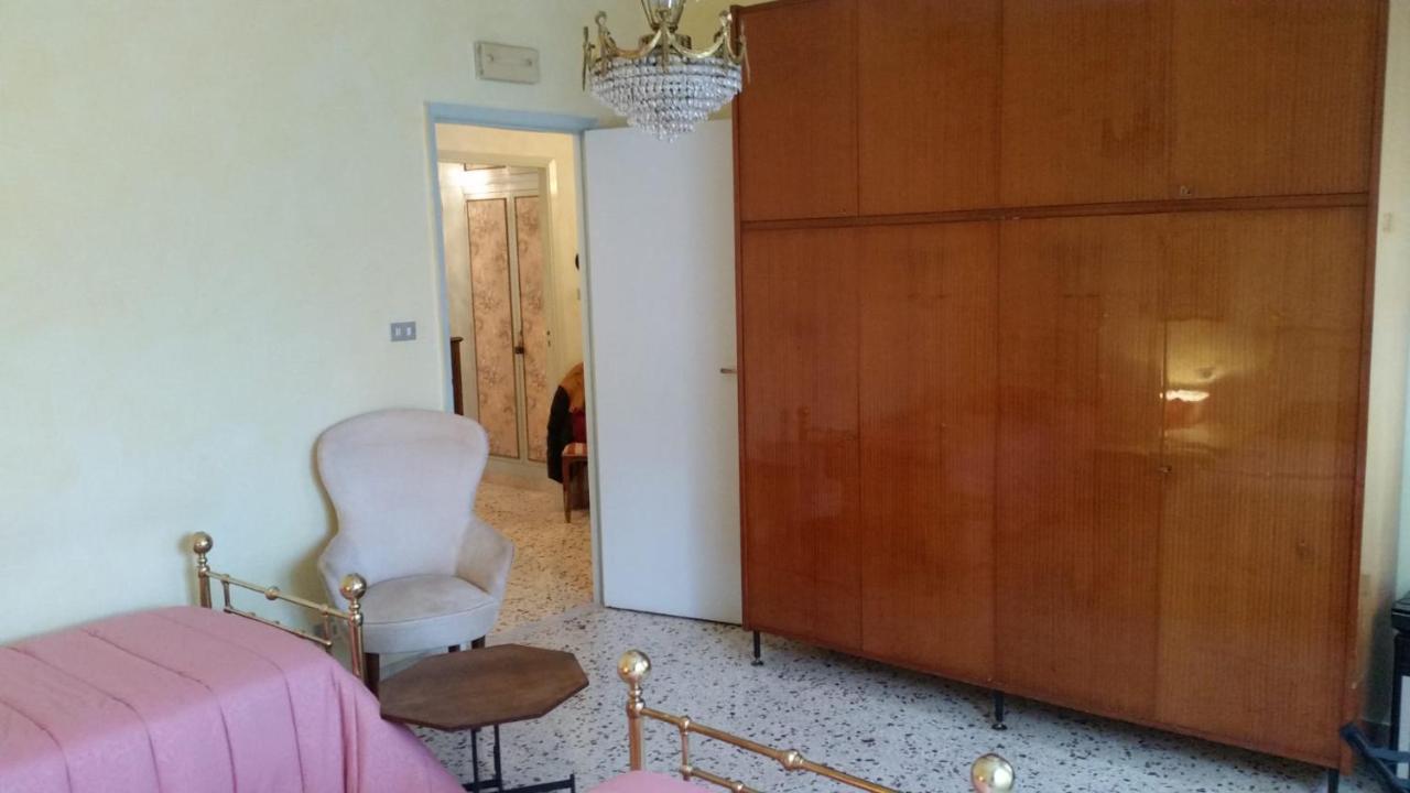 Tora House Hotel Catania Bagian luar foto