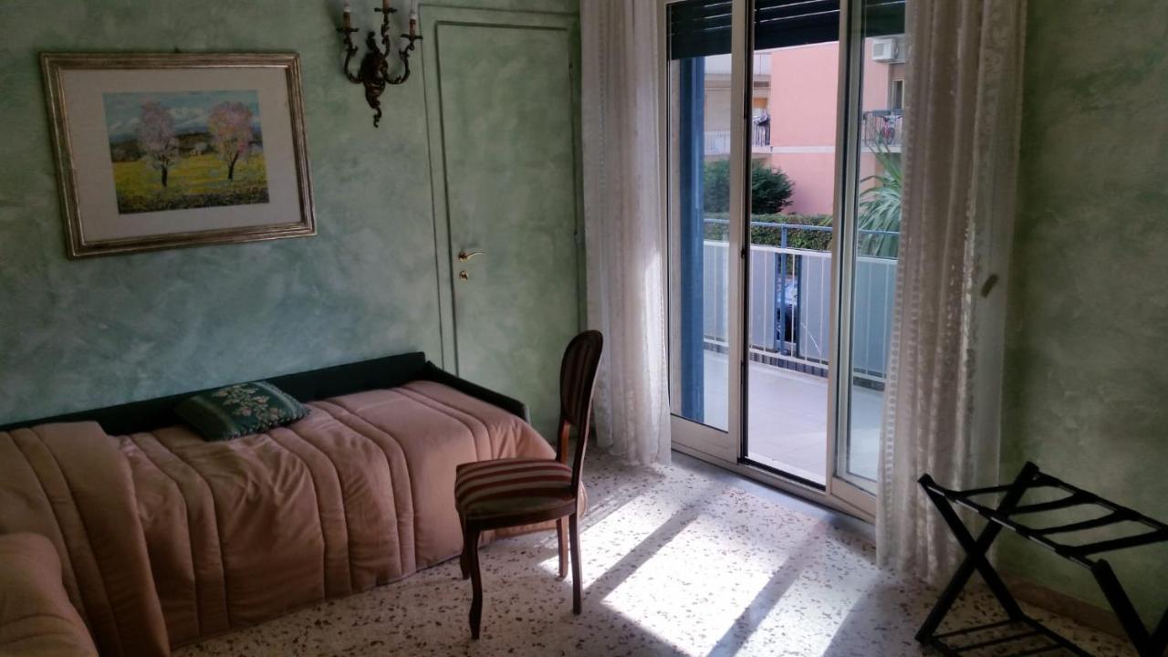 Tora House Hotel Catania Bagian luar foto